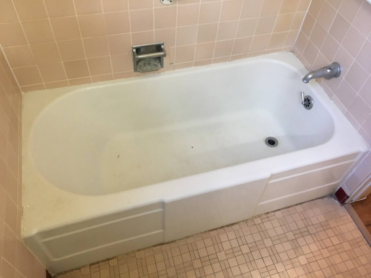 Apartment for rent at 827 Pacific Ave, Long Beach, CA 90813