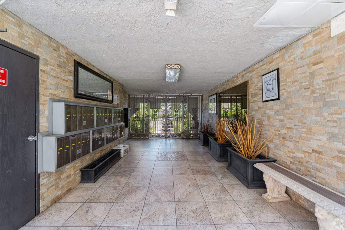 Apartment for rent at 8155 Reseda Blvd, Reseda, CA 91335