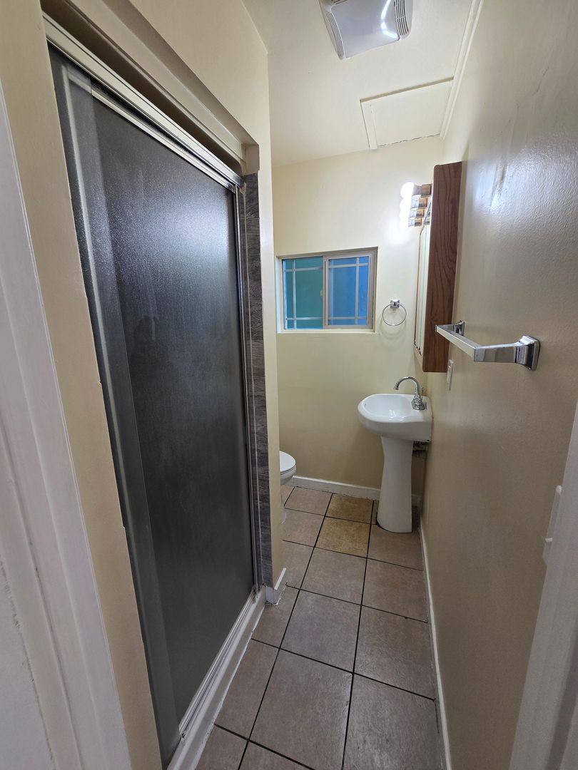Apartment for rent at 2349 Roosevelt Ave, Richmond, CA 94804