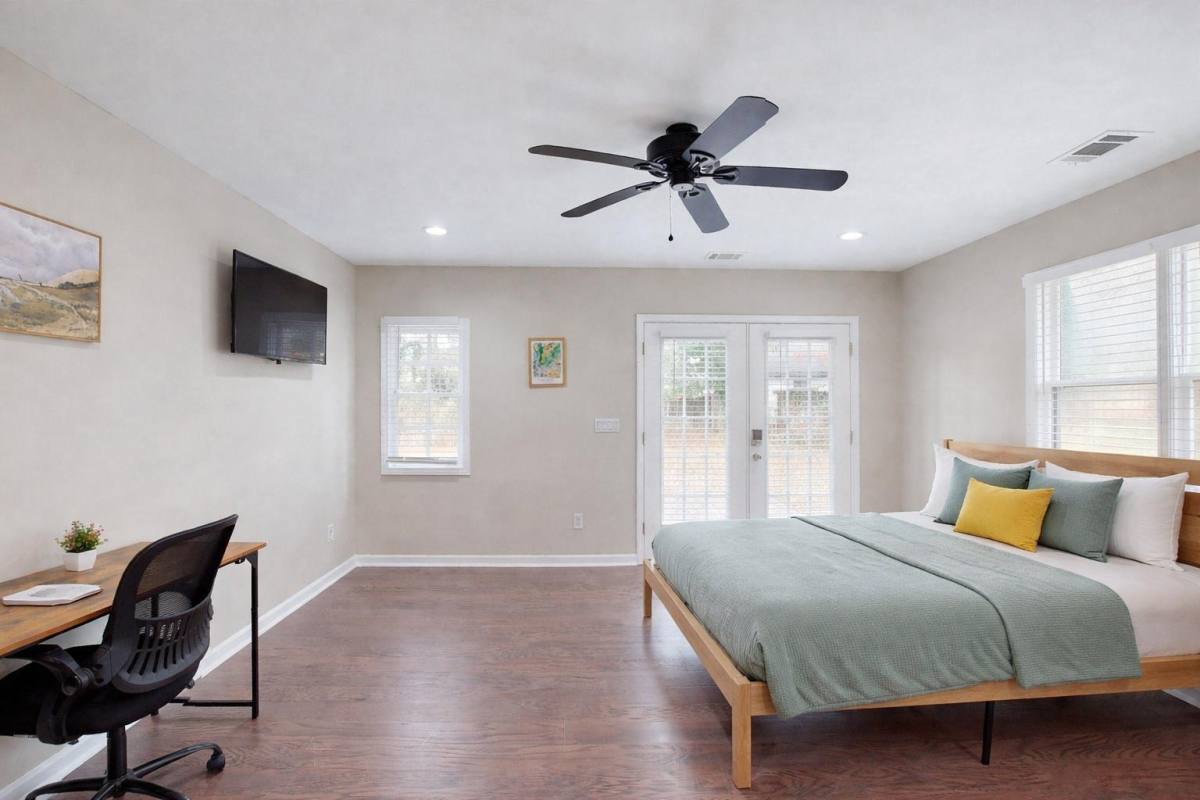 House for rent at 3302 McAfee Rd, Decatur, GA 30032