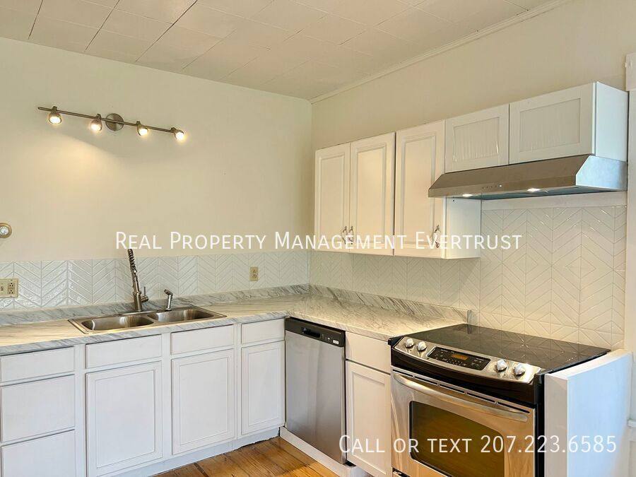 Apartment for rent at 1 Summer St #4, Freeport, ME 04032