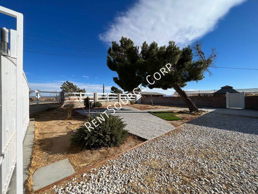 House for rent at 48761 110th St W, Lancaster, CA 93536