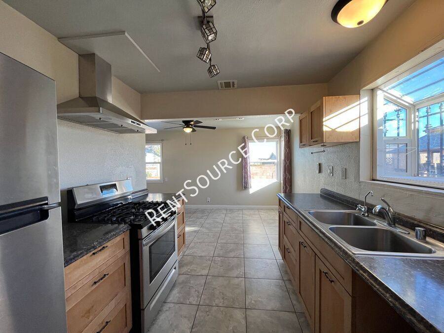 House for rent at 48761 110th St W, Lancaster, CA 93536