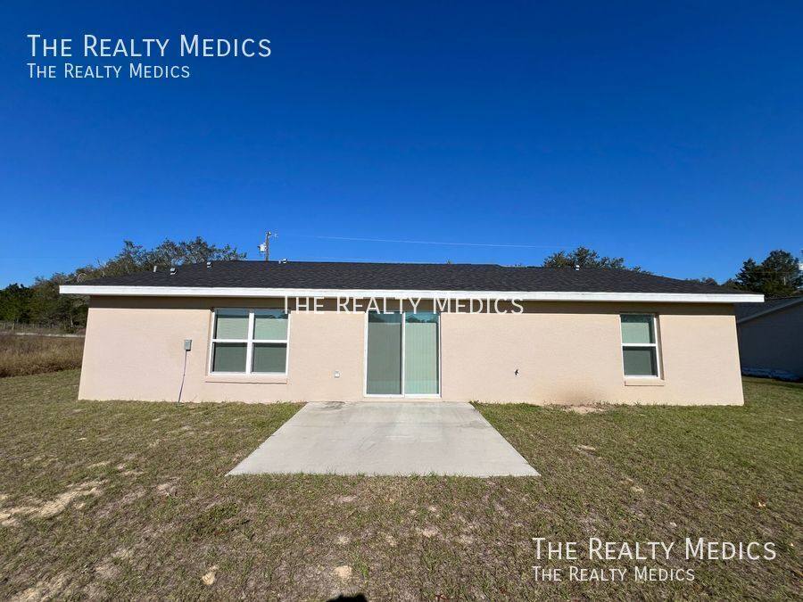 House for rent at 12 Maple Course, Ocklawaha, FL 32179