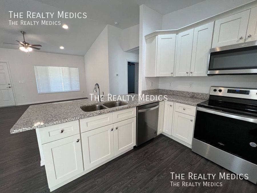 House for rent at 12 Maple Course, Ocklawaha, FL 32179