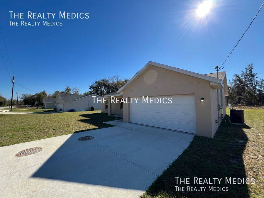 House for rent at 12 Maple Course, Ocklawaha, FL 32179