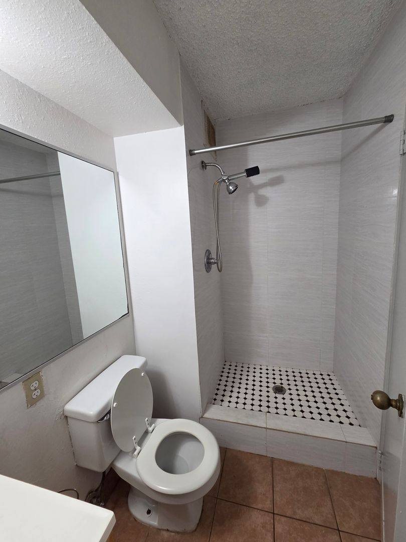 Apartment for rent at 2170 Kuhio Ave, Honolulu, HI 96815