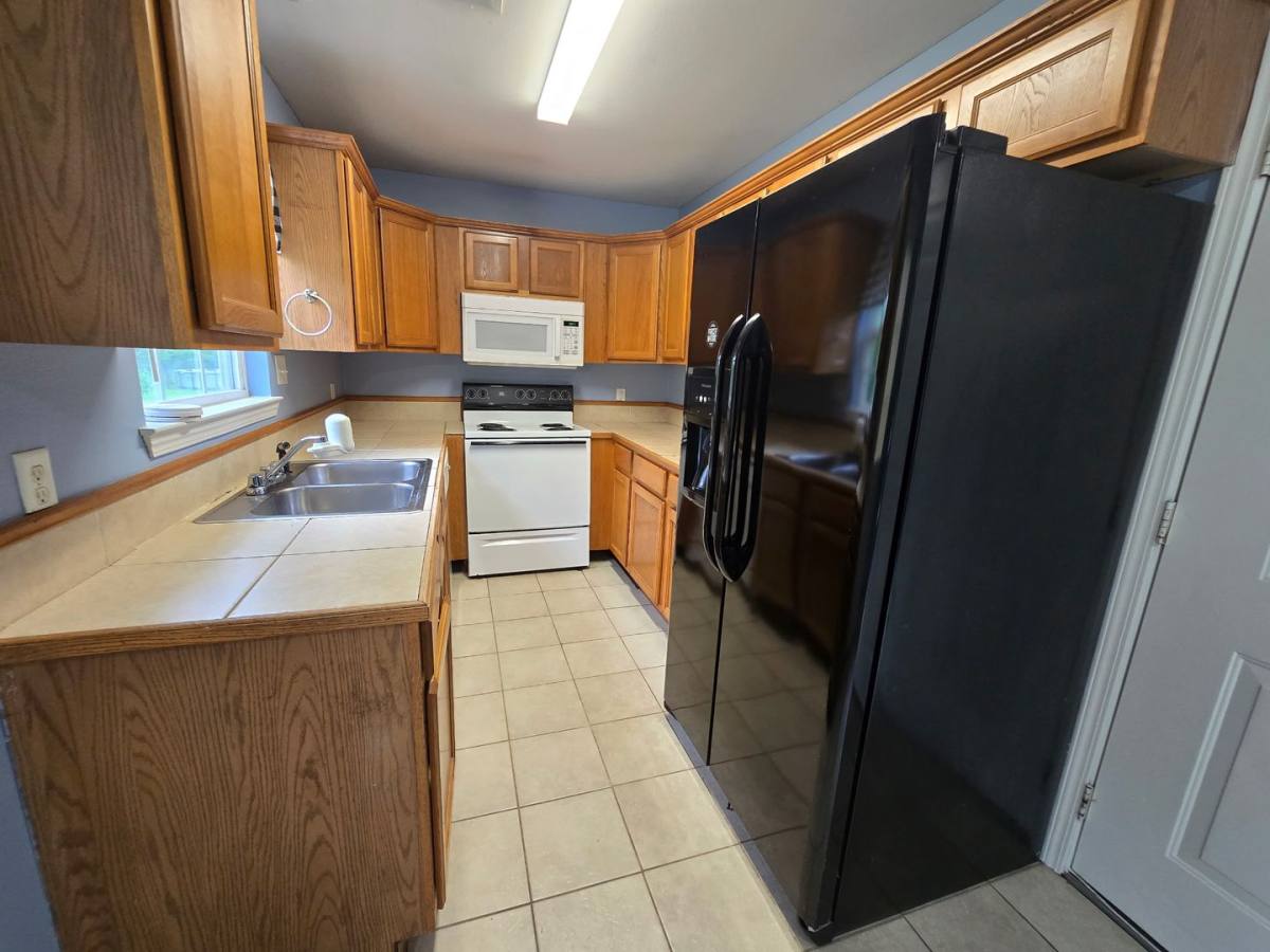 House for rent at 208 Glenn Oak Dr, Benton, AR 72015