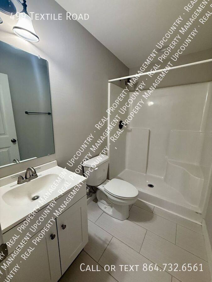 House for rent at 499 Textile Rd, Spartanburg, SC 29301