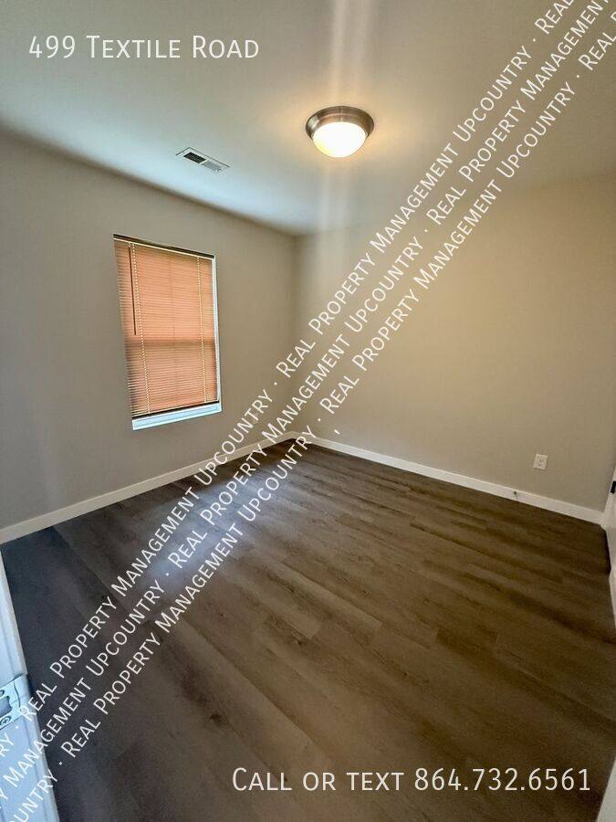 House for rent at 499 Textile Rd, Spartanburg, SC 29301