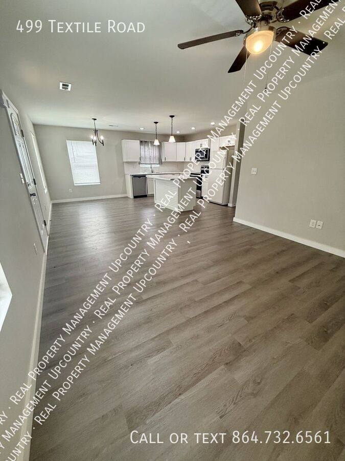 House for rent at 499 Textile Rd, Spartanburg, SC 29301