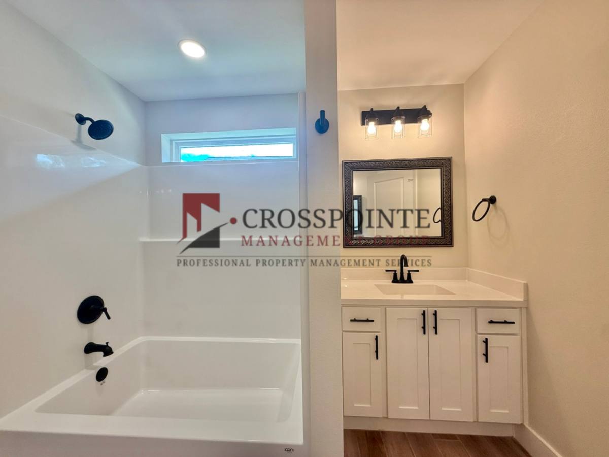 House for rent at 17434 Crossing Circle, Lindale, TX 75771