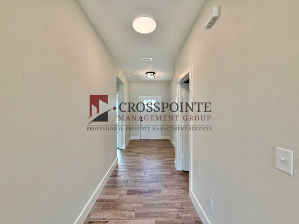 House for rent at 17434 Crossing Circle, Lindale, TX 75771