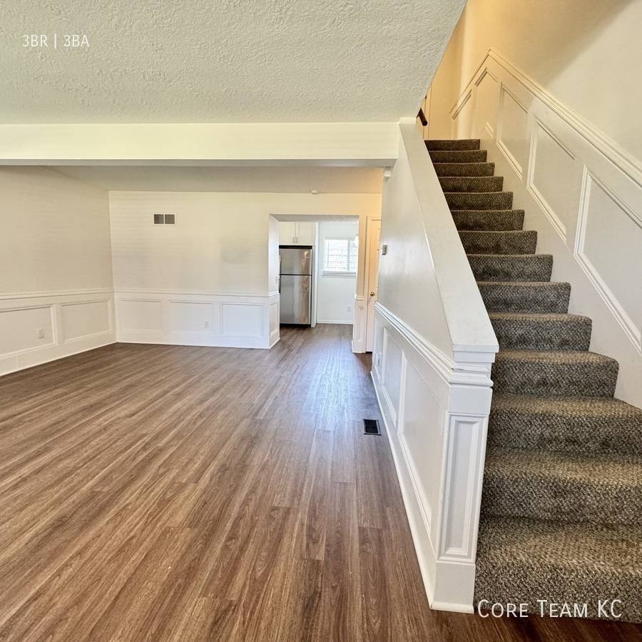 Townhouse for rent at 4420 Jarboe St #4D, Kansas City, MO 64111