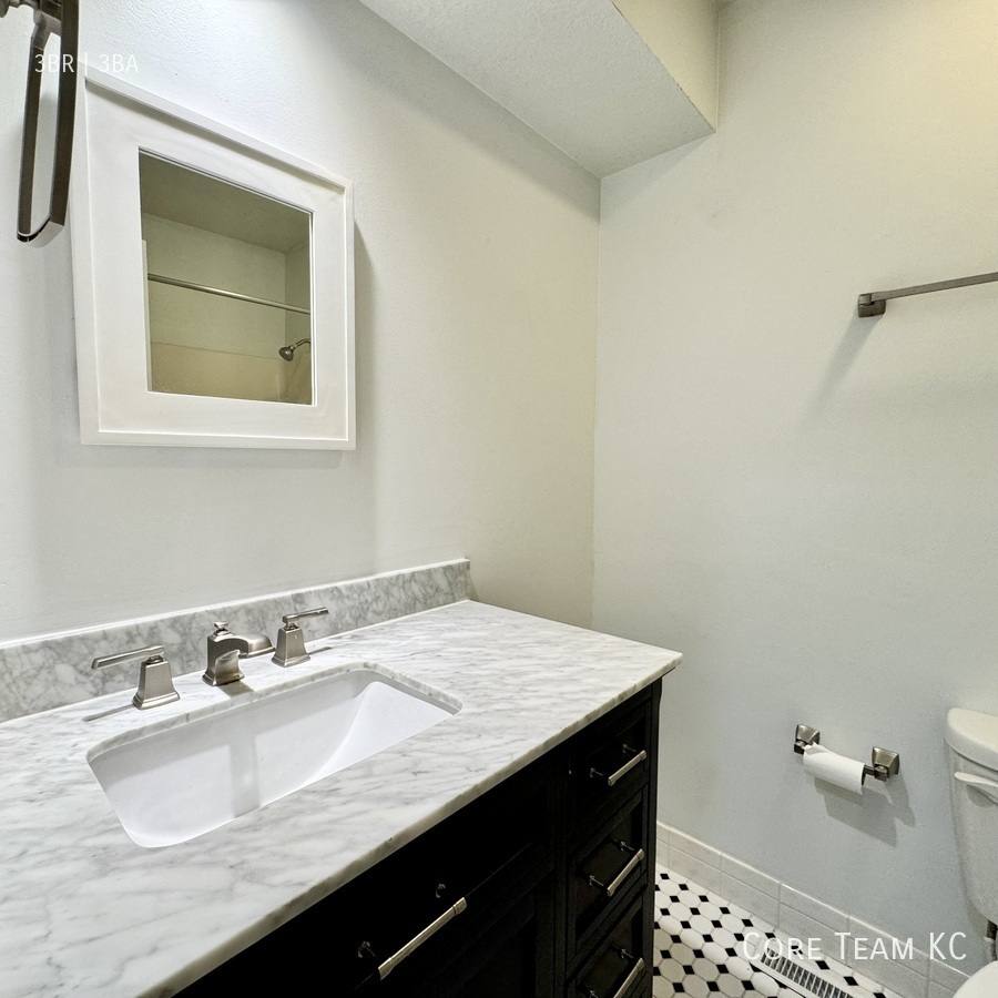 Townhouse for rent at 4420 Jarboe St #4D, Kansas City, MO 64111