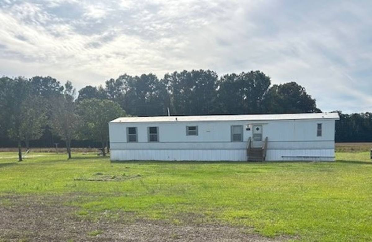 House for rent at 14850 Nc Highway 72 E, Orrum, NC 28369