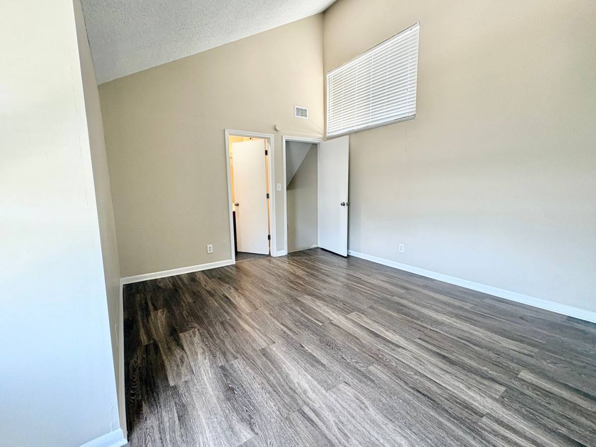 Apartment for rent at 3740-3744 Warwick Blvd, Kansas City, MO 64111