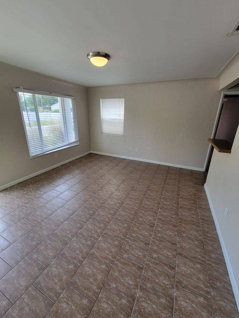 House for rent at 250 37th St N, Saint Petersburg, FL 33713