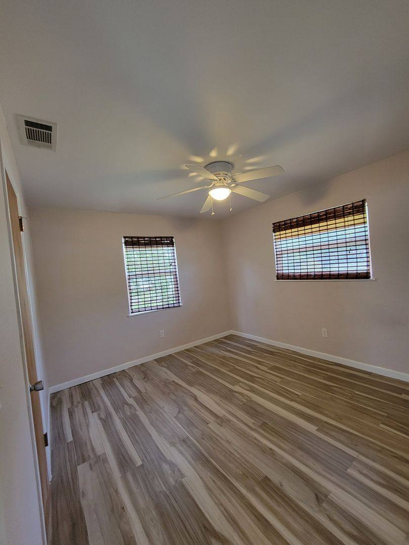 House for rent at 250 37th St N, Saint Petersburg, FL 33713