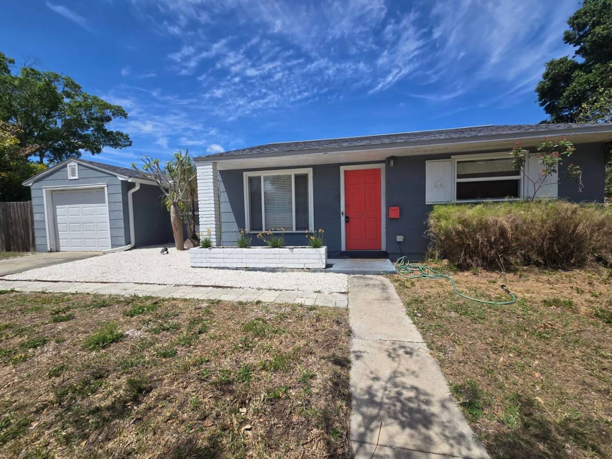 House for rent at 250 37th St N, Saint Petersburg, FL 33713