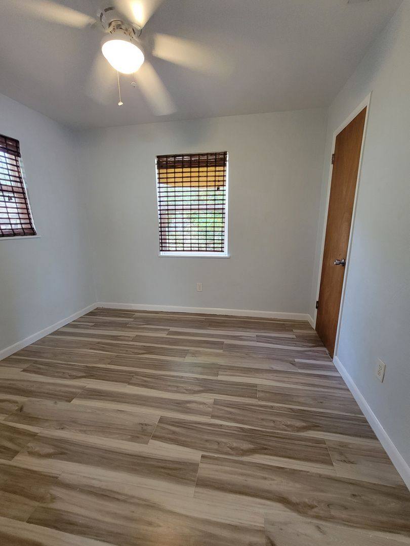 House for rent at 250 37th St N, Saint Petersburg, FL 33713