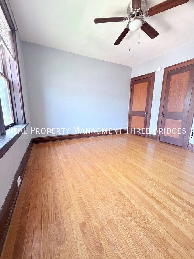 Apartment for rent at 6516A Morganford Rd, Saint Louis, MO 63116