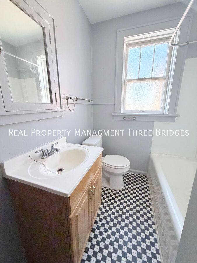 Apartment for rent at 6516A Morganford Rd, Saint Louis, MO 63116