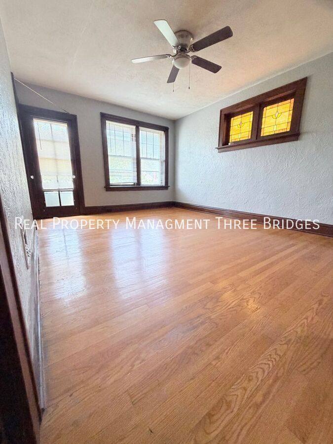 Apartment for rent at 6516A Morganford Rd, Saint Louis, MO 63116