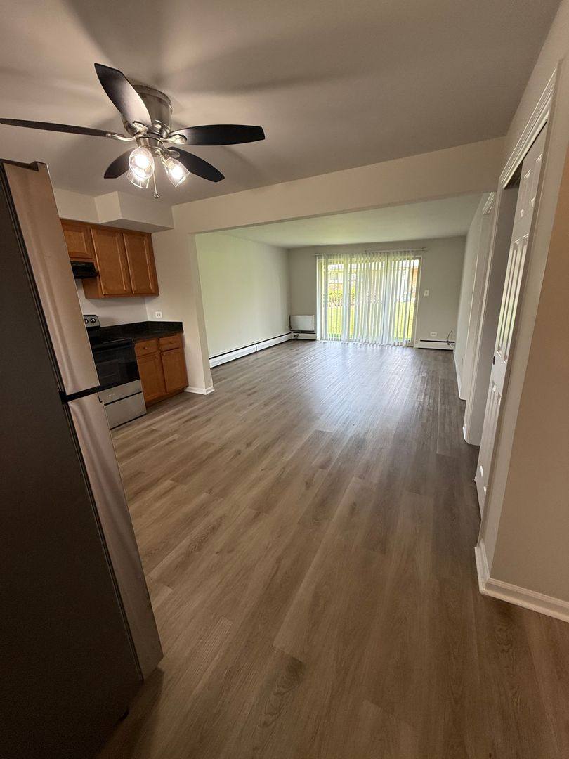 Apartment for rent at 1-46 Acerra Dr, Hillside, IL 60162