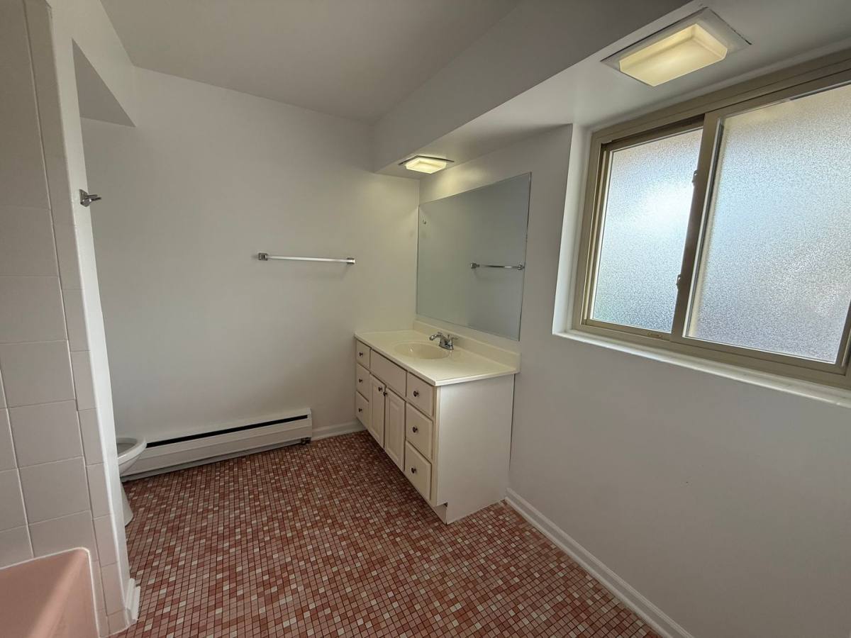 Apartment for rent at 1-46 Acerra Dr, Hillside, IL 60162