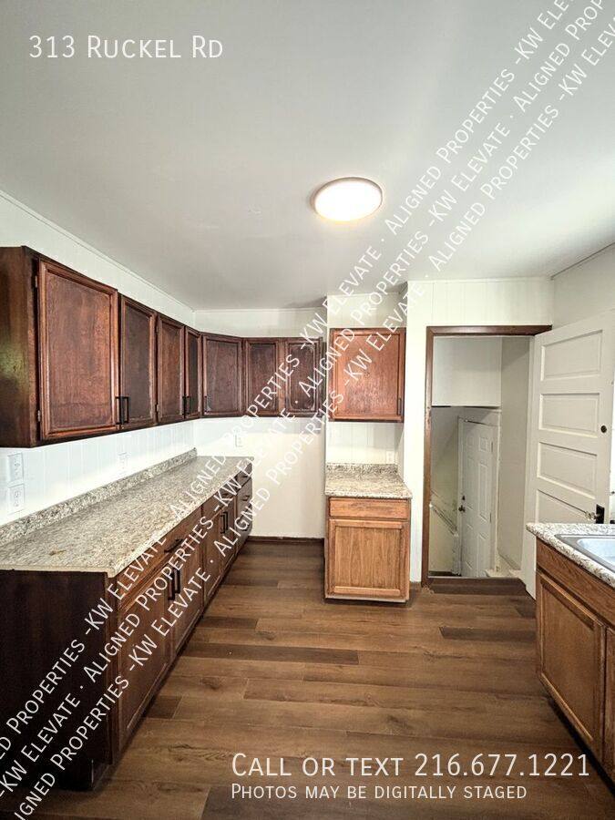 House for rent at 313 Ruckel Rd, Akron, OH 44305