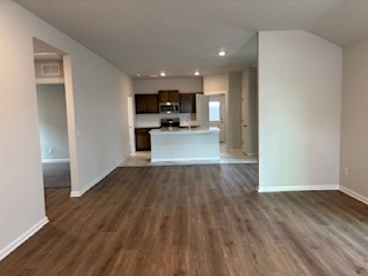 House for rent at 19505 Conway Dr, Edmond, OK 73012