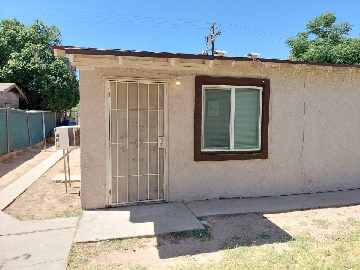 Apartment for rent at 206-212 B St, Brawley, CA 92227