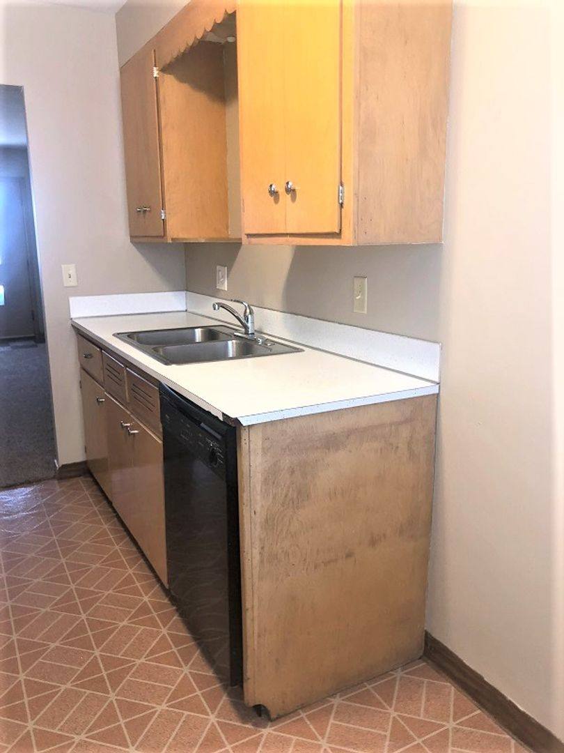 Apartment for rent at 1301 E 28th St, Sioux Falls, SD 57105