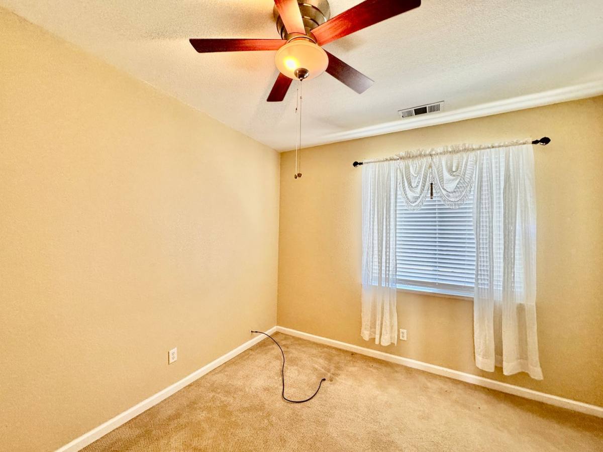 House for rent at 824 El Tesoro Lane, Los Banos, CA 93635