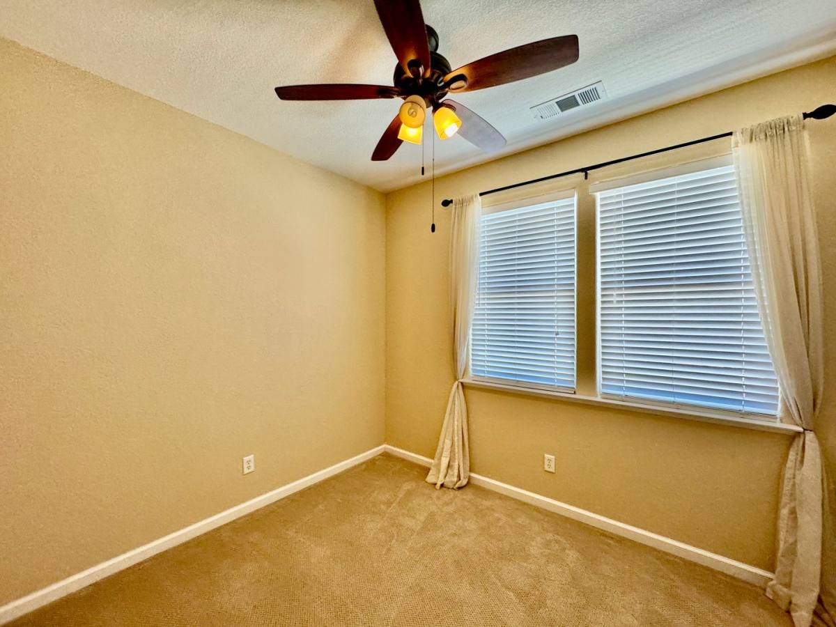 House for rent at 824 El Tesoro Lane, Los Banos, CA 93635