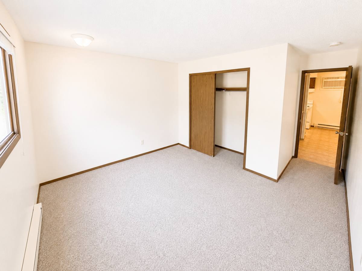 Apartment for rent at 2995 Wildwood Dr #1, Dubuque, IA 52001