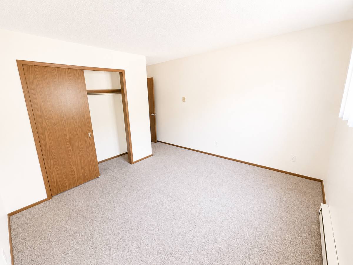 Apartment for rent at 2995 Wildwood Dr #1, Dubuque, IA 52001