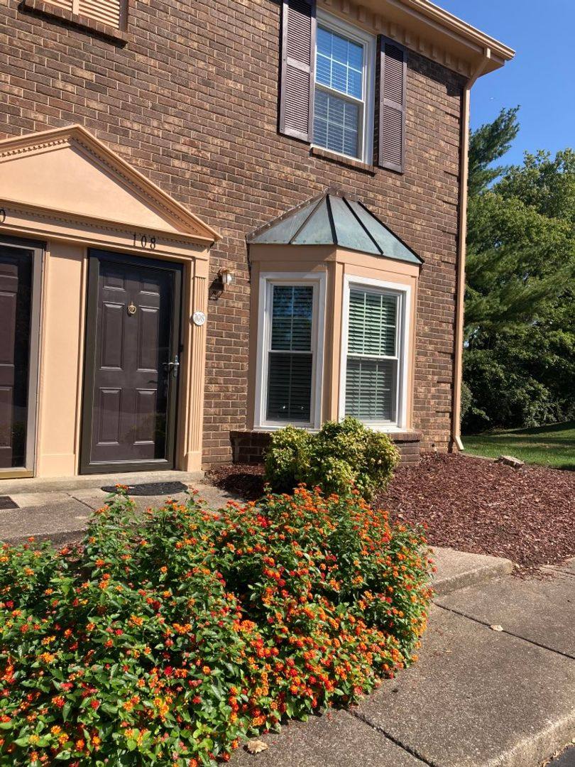 Townhouse for rent at 108 Lakebrink Dr, Nashville, TN 37214
