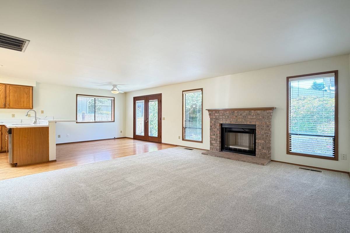 House for rent at 6335 114th Ave SE, Bellevue, WA 98006