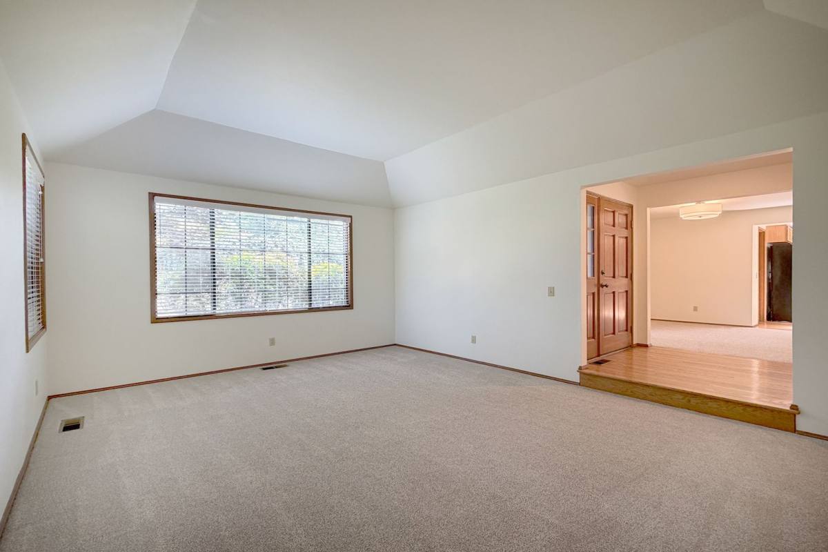 House for rent at 6335 114th Ave SE, Bellevue, WA 98006