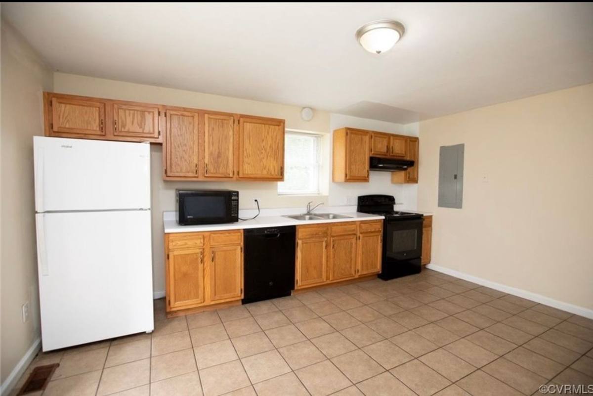 Apartment for rent at 407 E Second St, Farmville, VA 23901