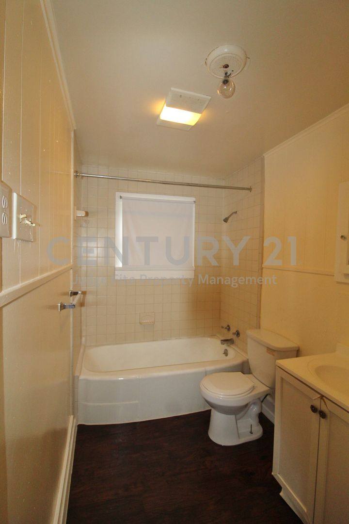House for rent at 421 Dr Martin Luther King Jr Blvd, Waxahachie, TX 75165
