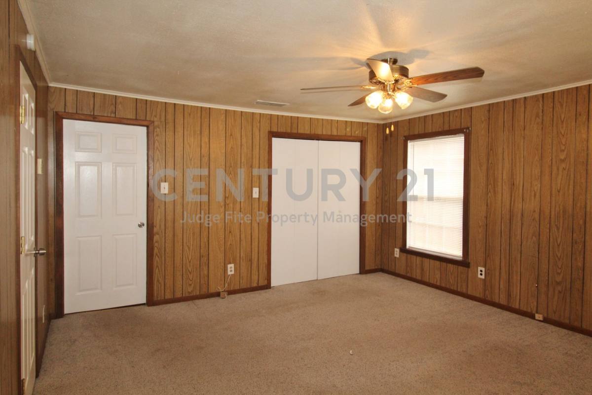House for rent at 421 Dr Martin Luther King Jr Blvd, Waxahachie, TX 75165