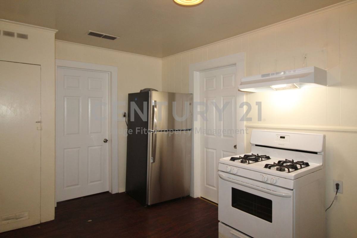House for rent at 421 Dr Martin Luther King Jr Blvd, Waxahachie, TX 75165