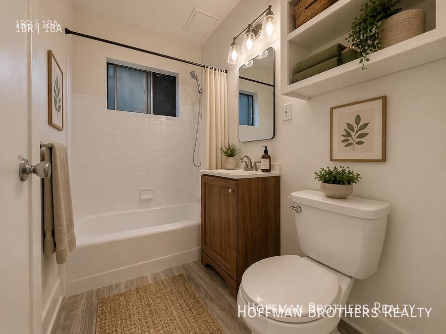 Apartment for rent at 1220 S Manhattan Place #2, Los Angeles, CA 90019