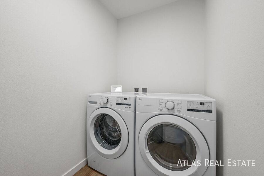 Townhouse for rent at 1383 N Akron St, Aurora, CO 80010