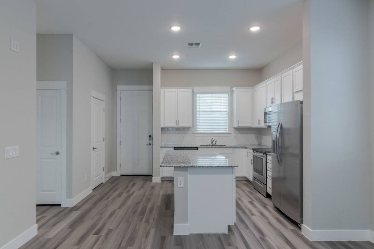 Apartment for rent at 955 N Jackson St, Chandler, AZ 85225