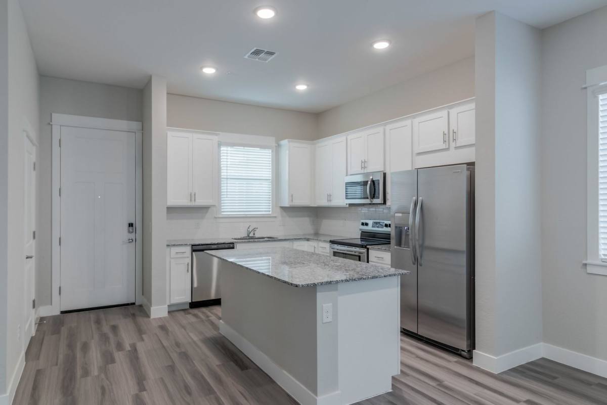 Apartment for rent at 955 N Jackson St, Chandler, AZ 85225