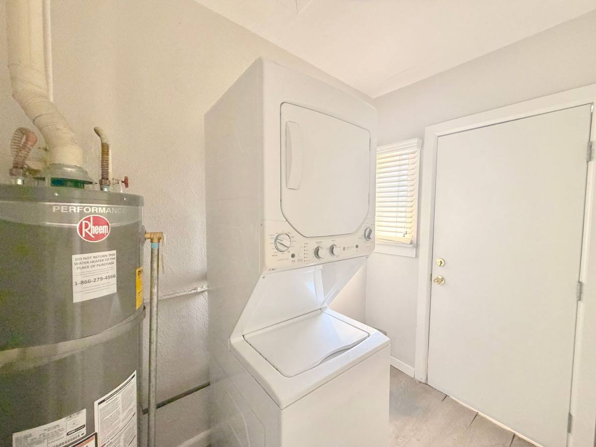 Apartment for rent at 873 N Heliotrope Dr, Los Angeles, CA 90029